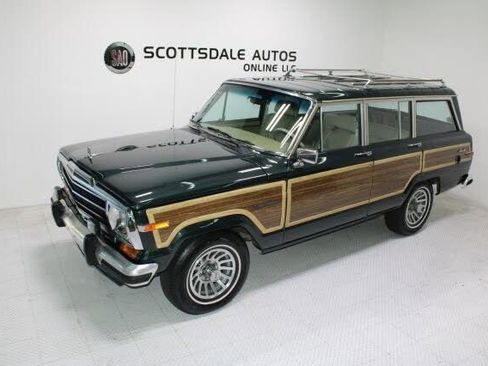 Used 1991 Jeep Grand Wagoneer image 14
