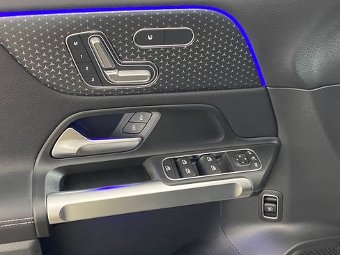 New 2025 Mercedes-Benz GLB 250 4MATIC image 22