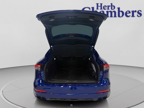 Used 2022 Maserati Levante GT image 7
