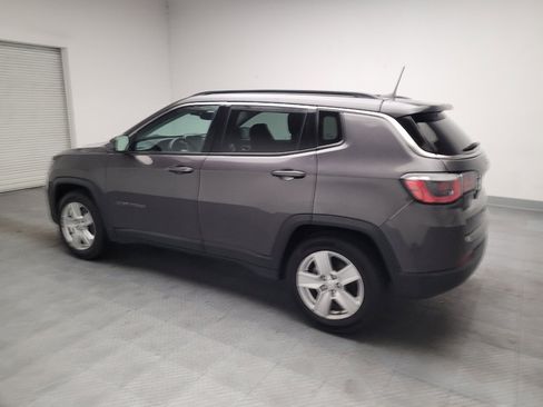 Used 2022 Jeep Compass Latitude w/ Convenience Group FWD image 3