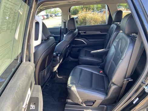 Used 2025 Kia Telluride S image 49