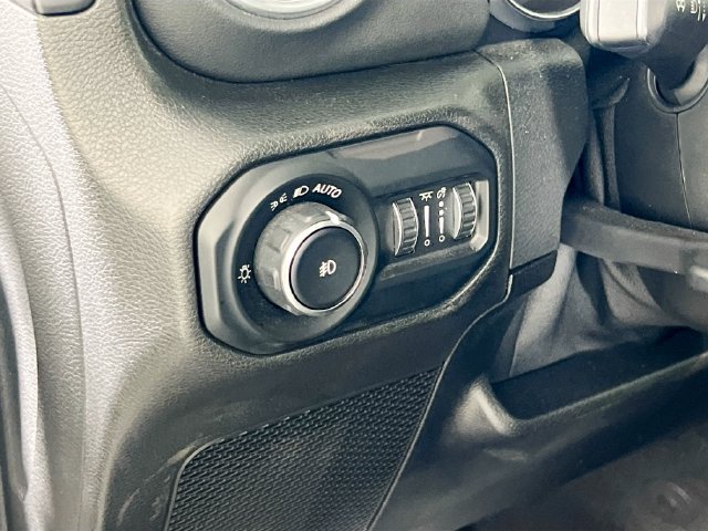 Used 2021 Jeep Wrangler Unlimited Sahara AWD/4WD image 22