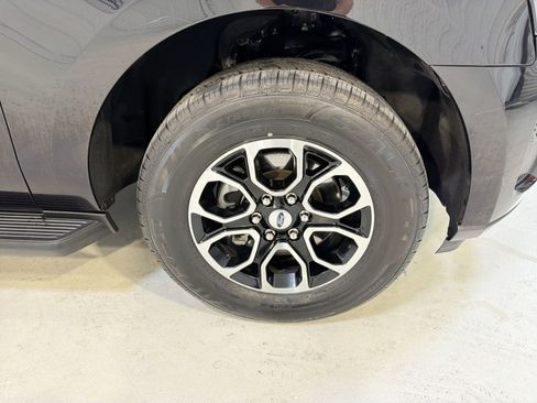 Used 2024 Ford Expedition XLT RWD image 30