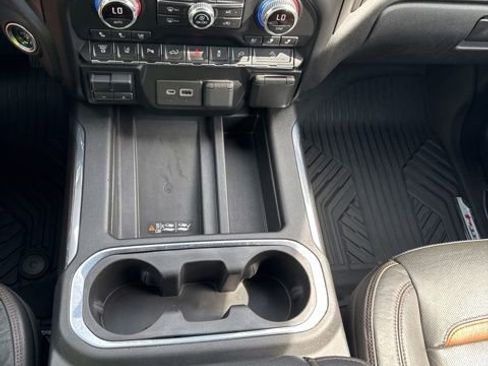 Used 2021 GMC Sierra 2500 AT4 w/ AT4 Premium Plus Package image 23