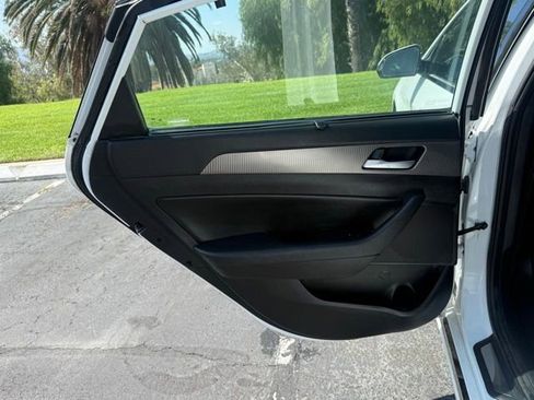 Used 2019 Hyundai Sonata Limited image 11