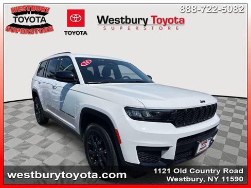 Used 2024 Jeep Grand Cherokee L Laredo image 1