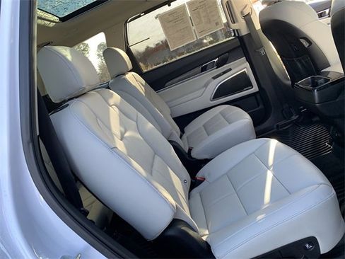 Used 2022 Kia Telluride SX w/ Nightfall Edition Package image 12