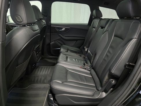 Used 2025 Audi Q7 3.0T Premium Plus image 19