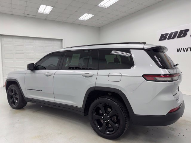 Used 2023 Jeep Grand Cherokee L Laredo AWD/4WD image 7