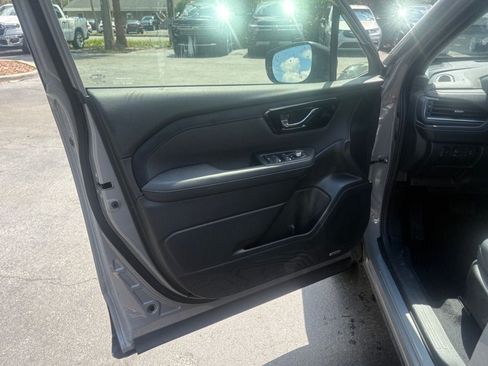 Used 2025 Subaru Forester Limited AWD/4WD image 11