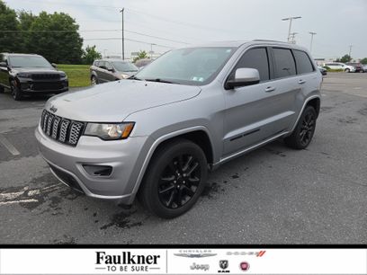 Used 2017 Jeep Grand Cherokee Altitude