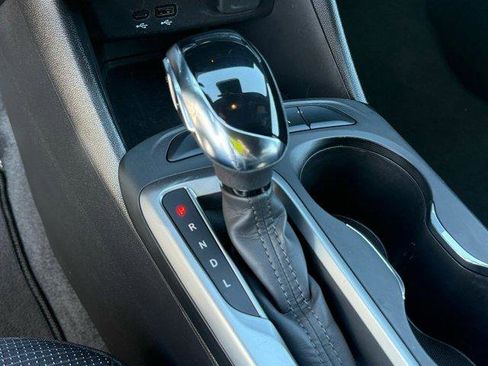 Used 2025 Buick Envista Preferred image 24