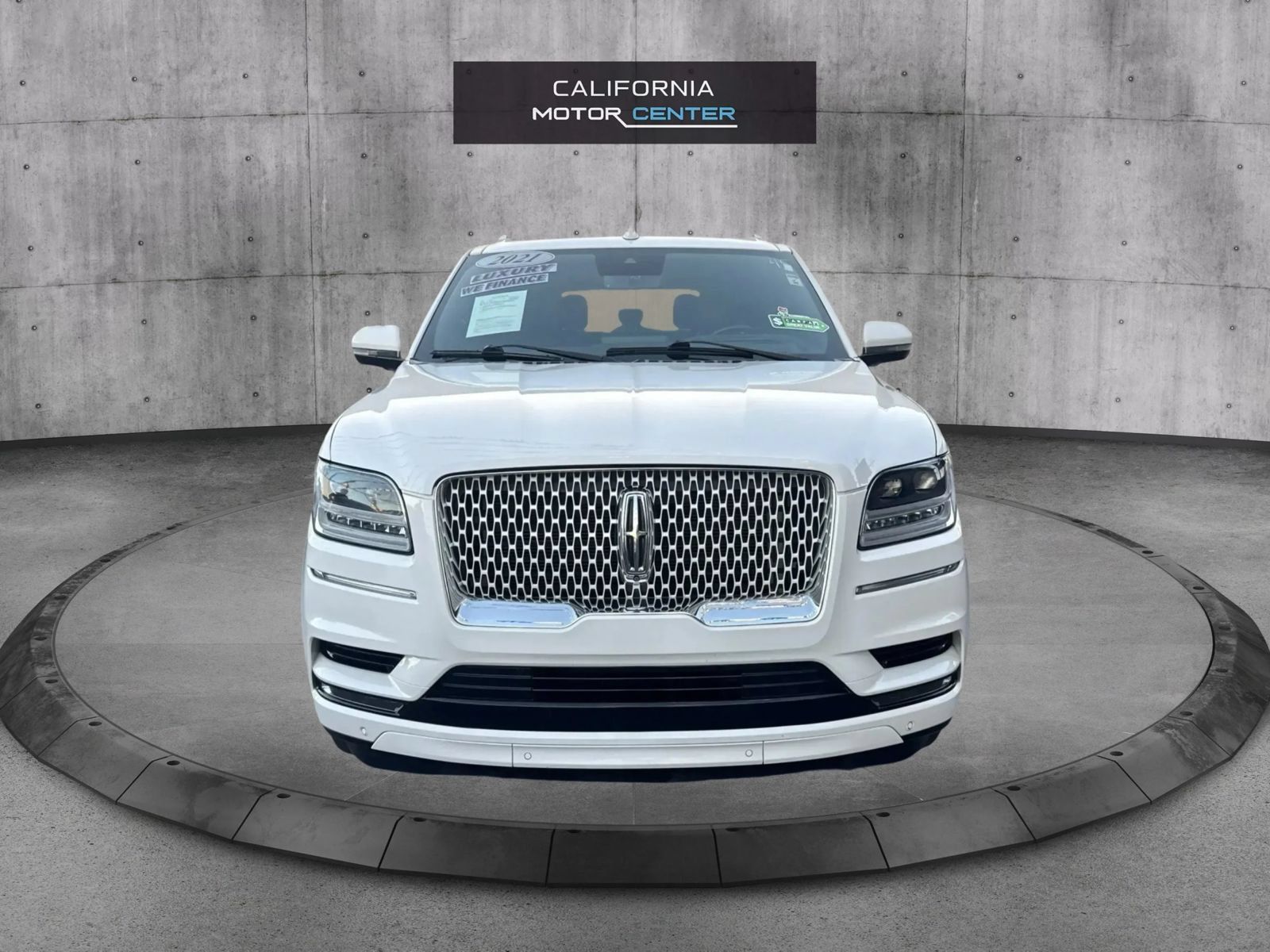 Used 2021 Lincoln Navigator Reserve AWD/4WD image 2