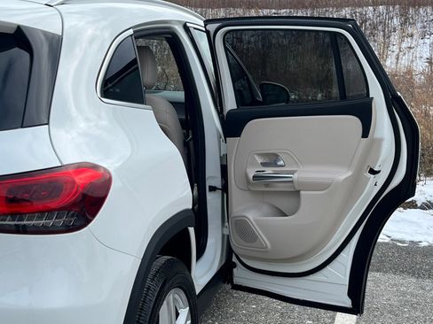 Used 2021 Mercedes-Benz GLA 250 4MATIC image 17