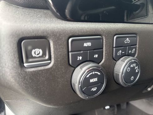 Used 2023 Chevrolet Silverado 1500 LT image 17