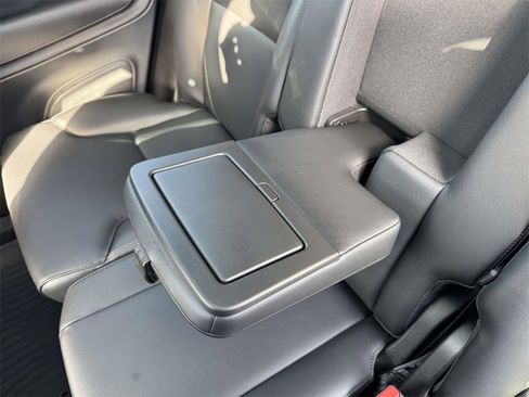 Certified 2024 Volvo XC90 B5 Core w/ Protection Package Premier image 10