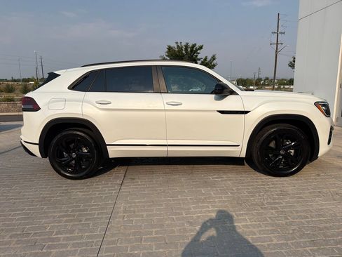 Certified 2026 Volkswagen Atlas Cross Sport SEL R-Line AWD/4WD image 8