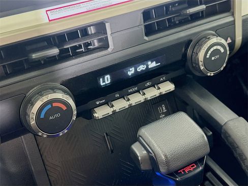 Used 2024 Toyota Tacoma TRD Off-Road image 26