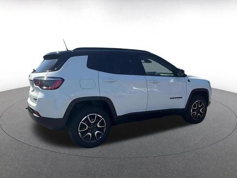 Used 2025 Jeep Compass Trailhawk AWD/4WD image 14