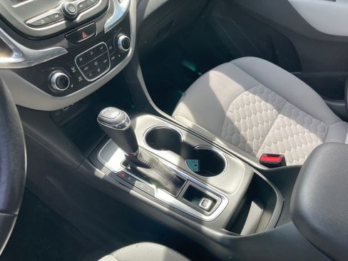 Used 2020 Chevrolet Equinox LT image 17