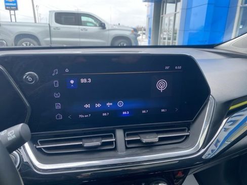 Used 2024 Chevrolet Trax ACTIV w/ Sunroof Package image 11