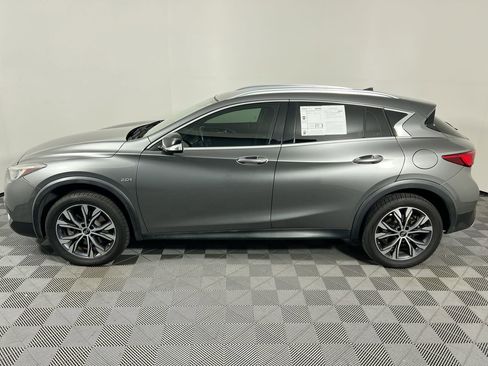 Used 2018 INFINITI QX30 Premium w/ Navigation Package image 6