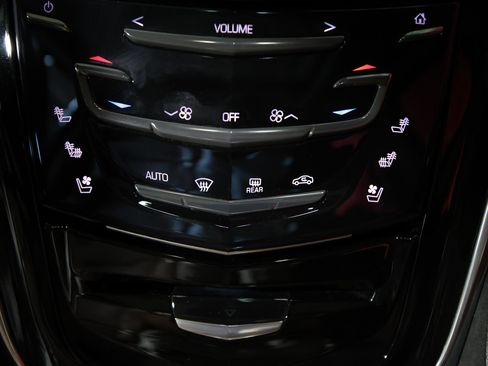 Used 2018 Cadillac Escalade Luxury image 24