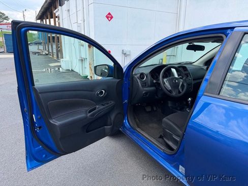 Used 2017 Nissan Versa SV FWD image 8