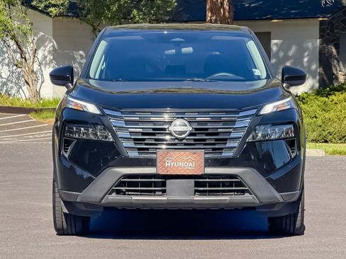 Used 2025 Nissan Rogue SV AWD/4WD image 10