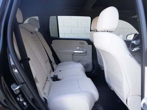 Used 2026 Mercedes-Benz GLB 250 image 24