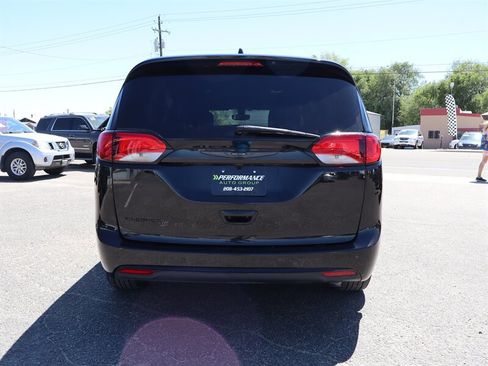 Used 2020 Chrysler Pacifica Touring-L Plus FWD image 23