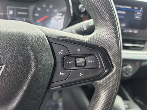 Used 2024 Chevrolet Trax LS FWD image 19