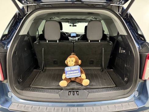 Used 2020 Ford Explorer XLT w/ Equipment Group 202A AWD/4WD image 9