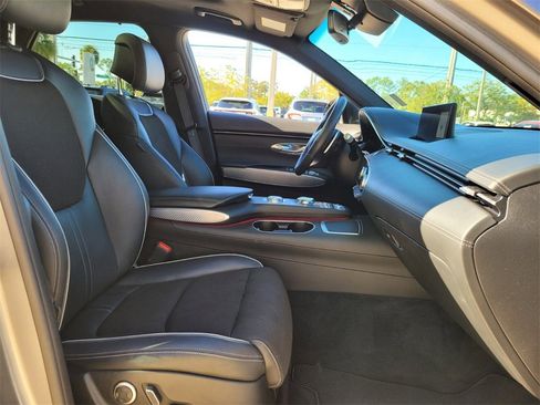 Used 2022 Genesis GV70 2.5T w/ Sport Prestige Package image 18