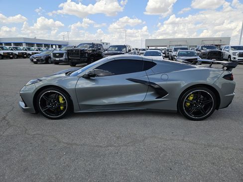 Used 2023 Chevrolet Corvette Stingray Coupe w/ Z51 Performance Package RWD image 4