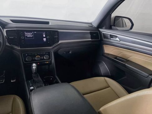 Used 2020 Volkswagen Atlas Cross Sport SEL R-Line FWD image 26