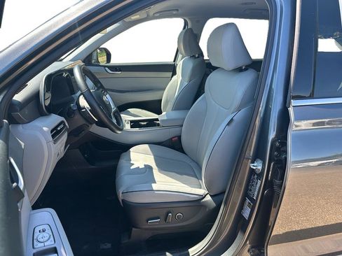 Used 2025 Hyundai Palisade SEL FWD image 8
