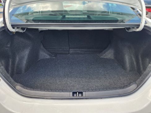 Used 2019 Toyota Corolla SE FWD image 21