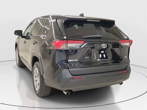 Used 2022 Toyota RAV4 LE image 6