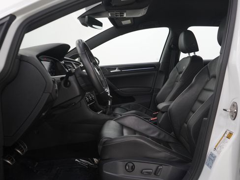 Used 2018 Volkswagen Golf R 4-Door AWD/4WD image 20