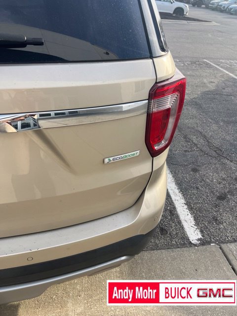 Used 2017 Ford Explorer XLT w/ Equipment Group 201A FWD image 6