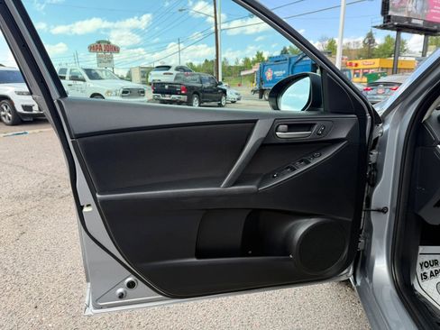 Used 2013 MAZDA MAZDA3 i Sport FWD image 11