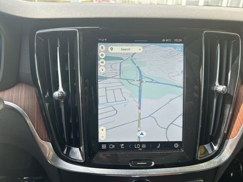 Used 2025 Volvo V60 B5 Cross Country Plus AWD/4WD image 22