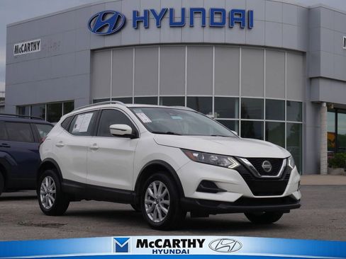 Used 2020 Nissan Rogue Sport SV FWD image 1