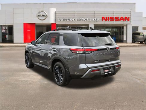 New 2026 Nissan Pathfinder SL w/ Cargo Package FWD image 5