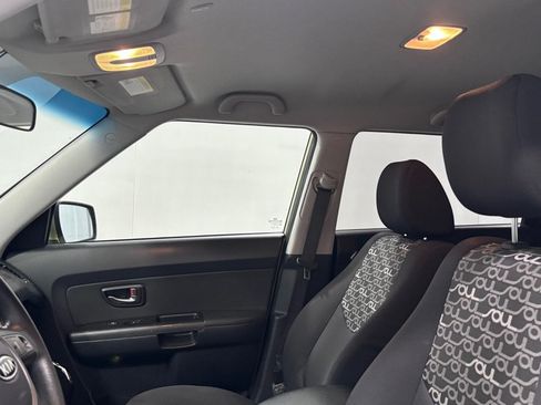 Used 2011 Kia Soul + FWD image 12