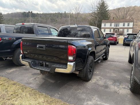 Used 2022 Toyota Tacoma SR5 image 2