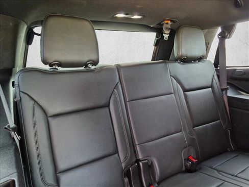 Used 2021 Chevrolet Tahoe Z71 w/ Z71 Signature Package AWD/4WD image 19