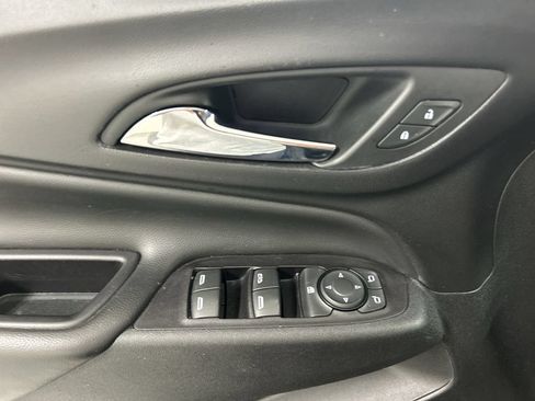 Used 2019 Chevrolet Equinox LT AWD/4WD image 11