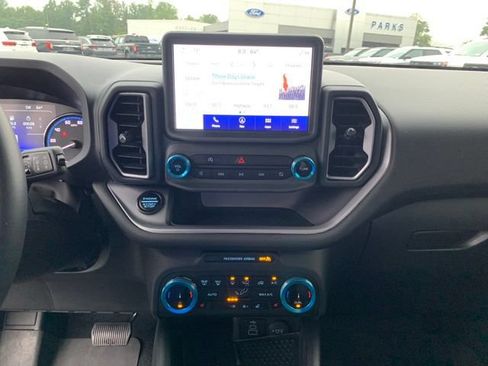 Certified 2024 Ford Bronco Sport Outer Banks w/ Tech Package AWD/4WD image 33